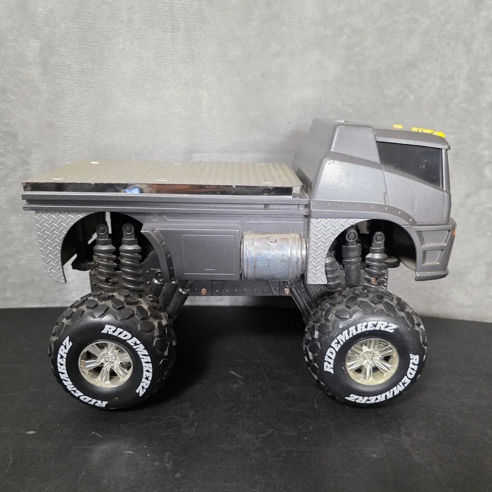 Ridemakerz RC Monster Truck Flatbed Semi 49MHz For Parts Untested As is